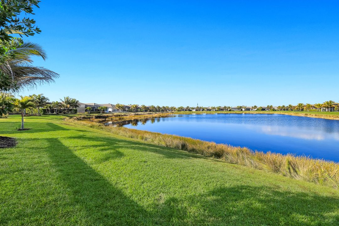 11966 Gardenia Ave, Naples, FL 34120