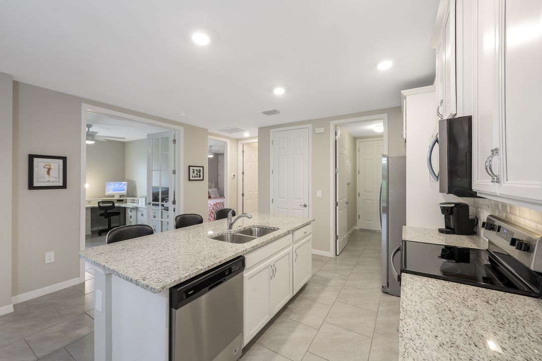 14551 Edgewater Cir, Naples, FL 34114