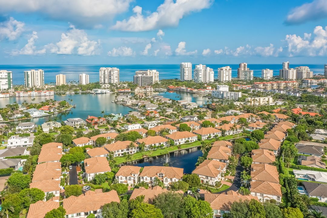 141 Colonade Cir  #141, Naples, FL 34103