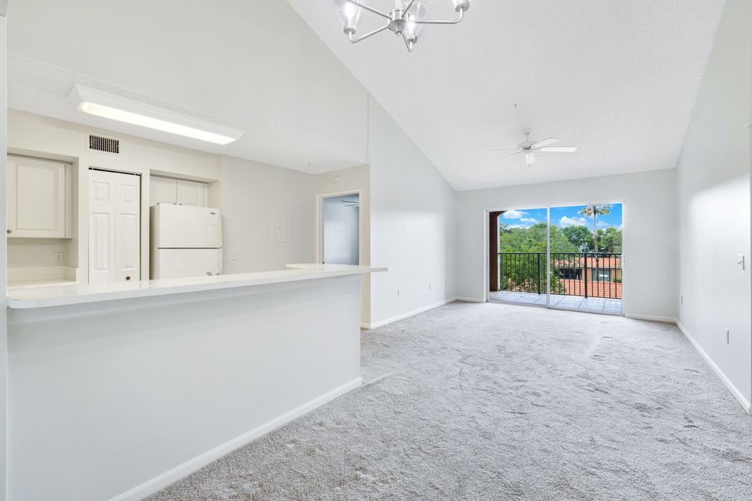 1205 Wildwood Lakes Blvd #305, Naples, FL 34104