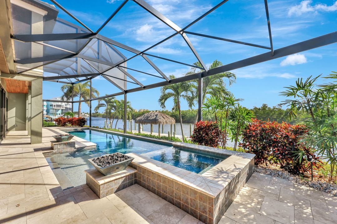 5817 Harbour Cir, Cape Coral, FL 33914