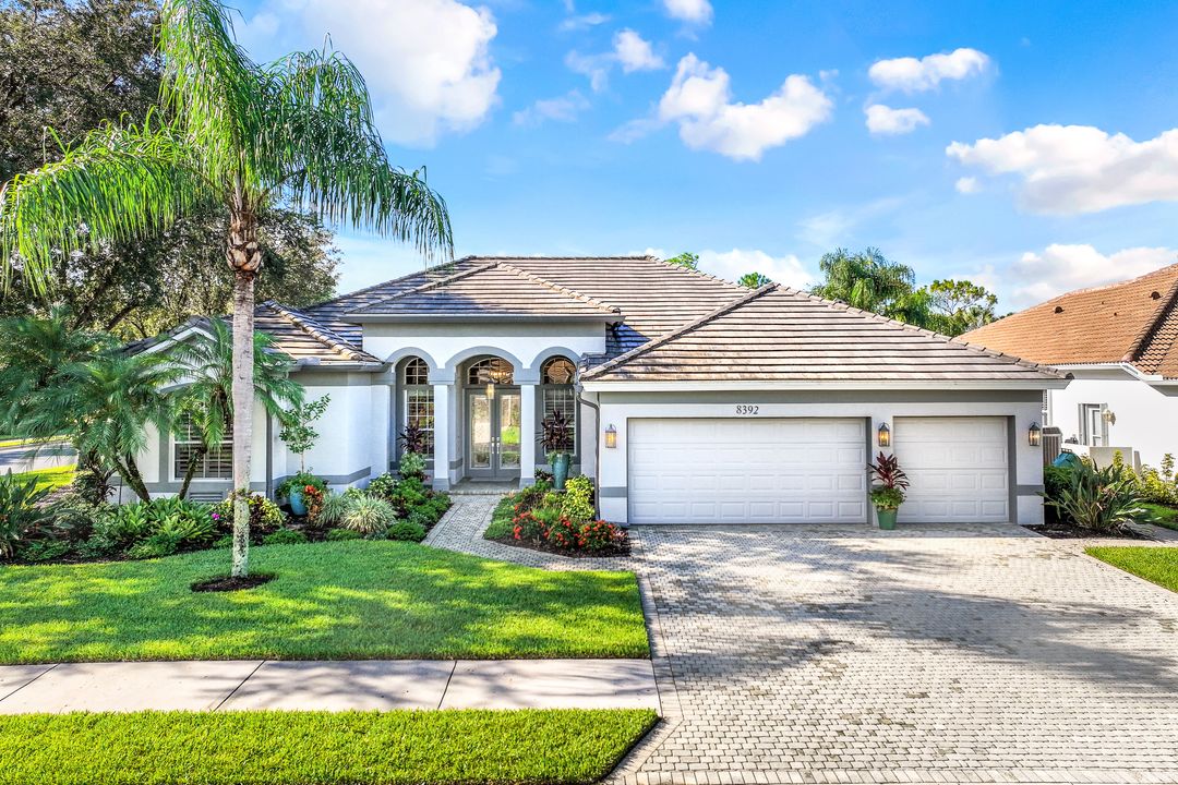 8392 Northhampton Ct, Naples, FL 34120
