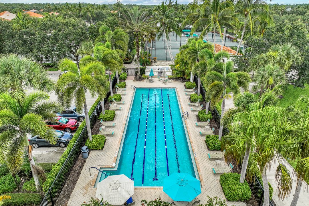 6214 Towncenter Cir, Naples, FL 34119