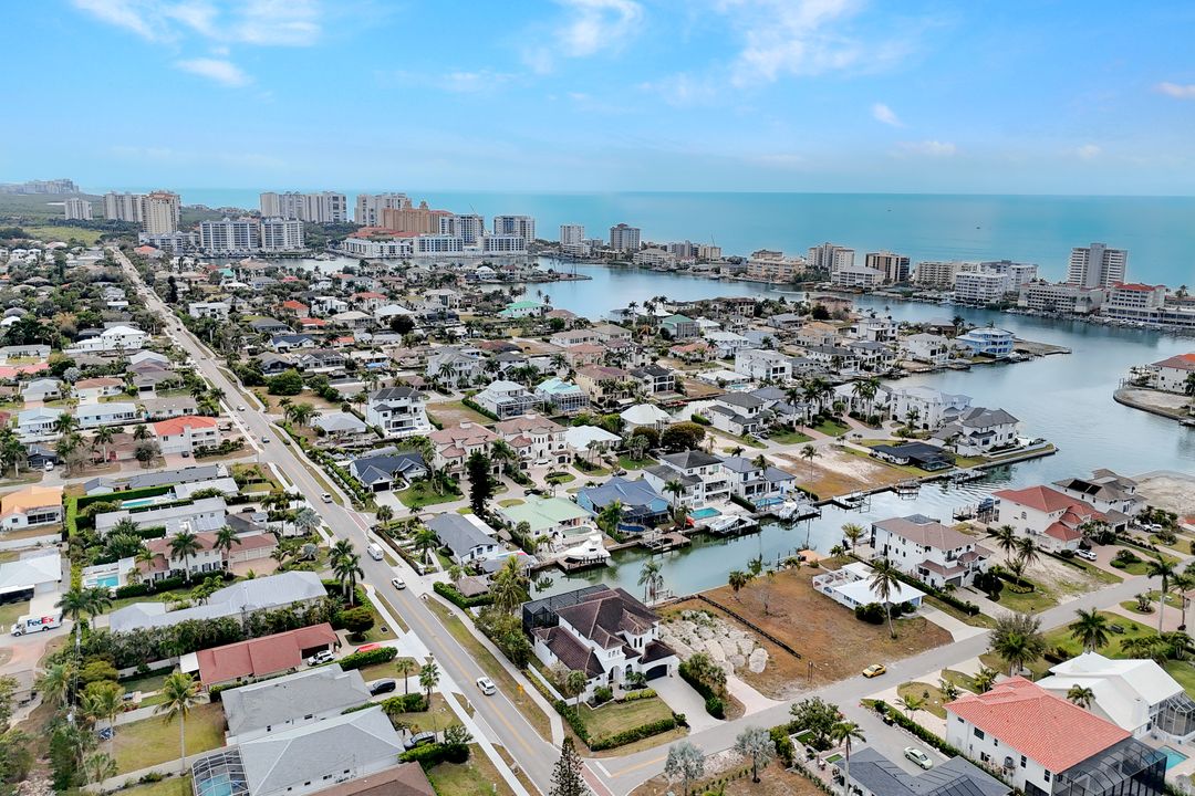 494 Seagull Ave, Naples, FL 34108