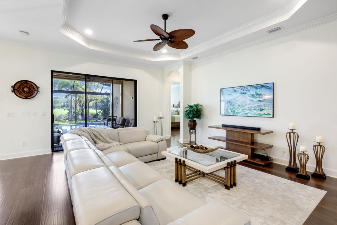 9368 Terresina Dr, Naples, FL 34119