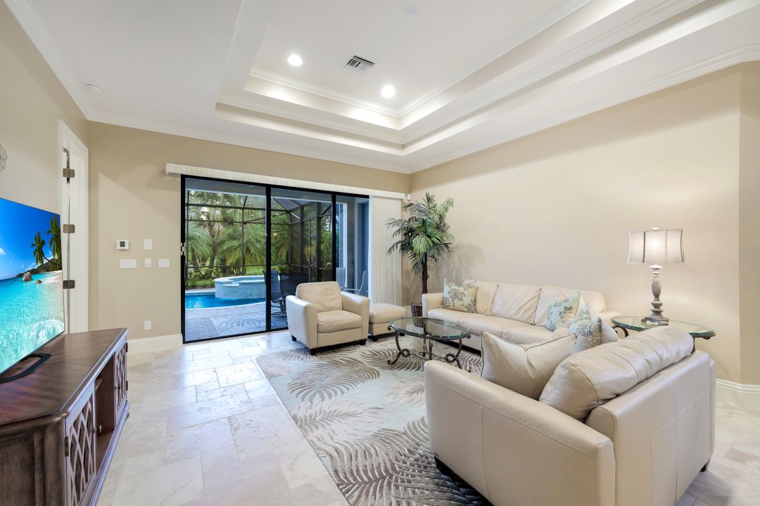 7598 Moorgate Point Way, Naples, FL 34113