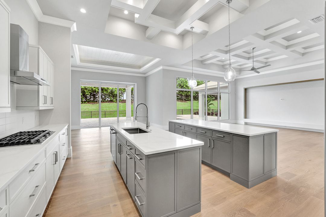 14286 Charthouse Cir, Naples, FL 34114