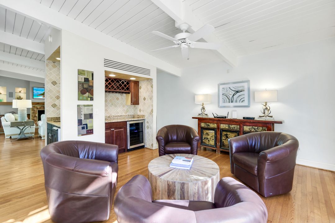 210 Central Ave, Naples, FL 34102