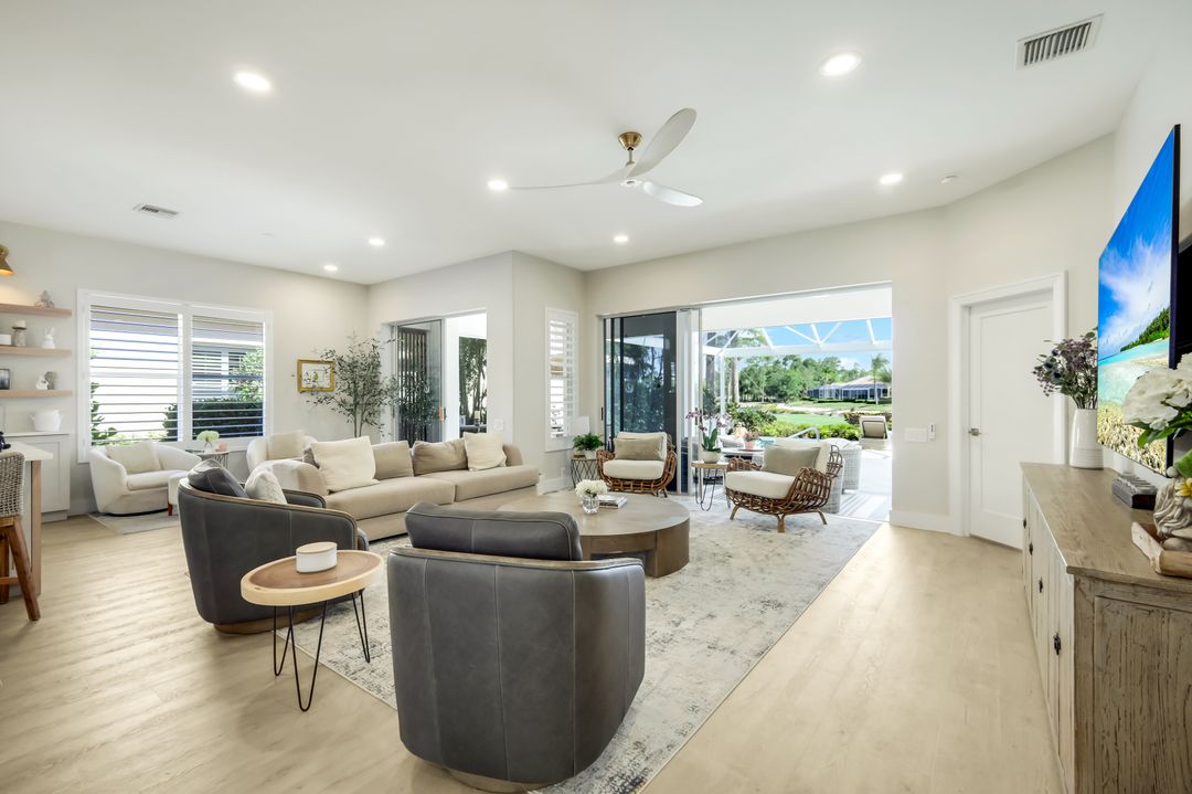 8586 Gleneagle Way, Naples, FL 34120