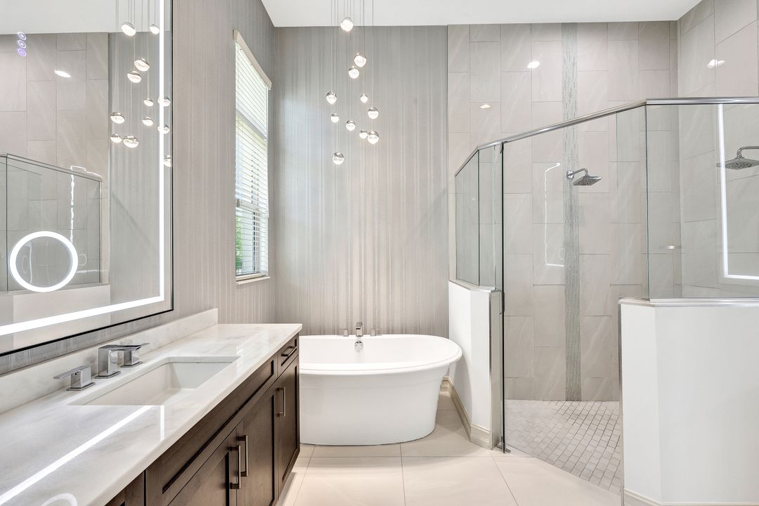 17207 Hidden Estates Cir, Fort Myers, FL 33908