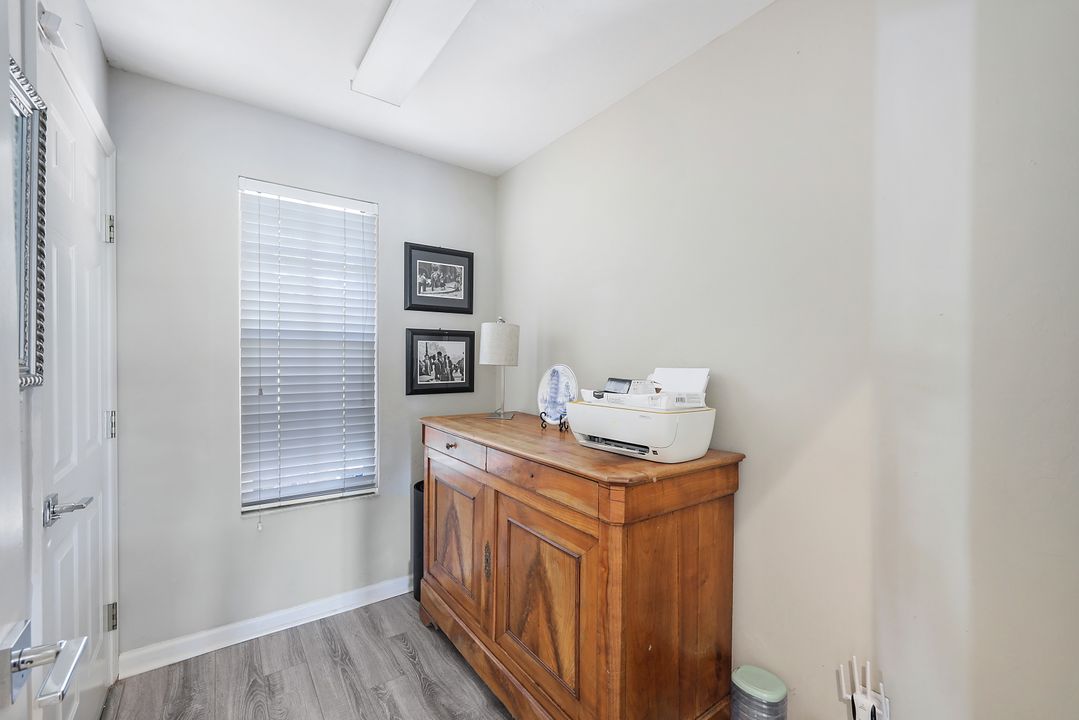 2520 Grove Isle Ct, Naples, FL 34109