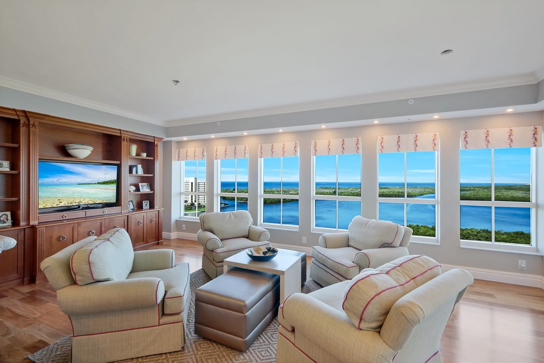 295 Grande Way #1004, Naples, FL 34110