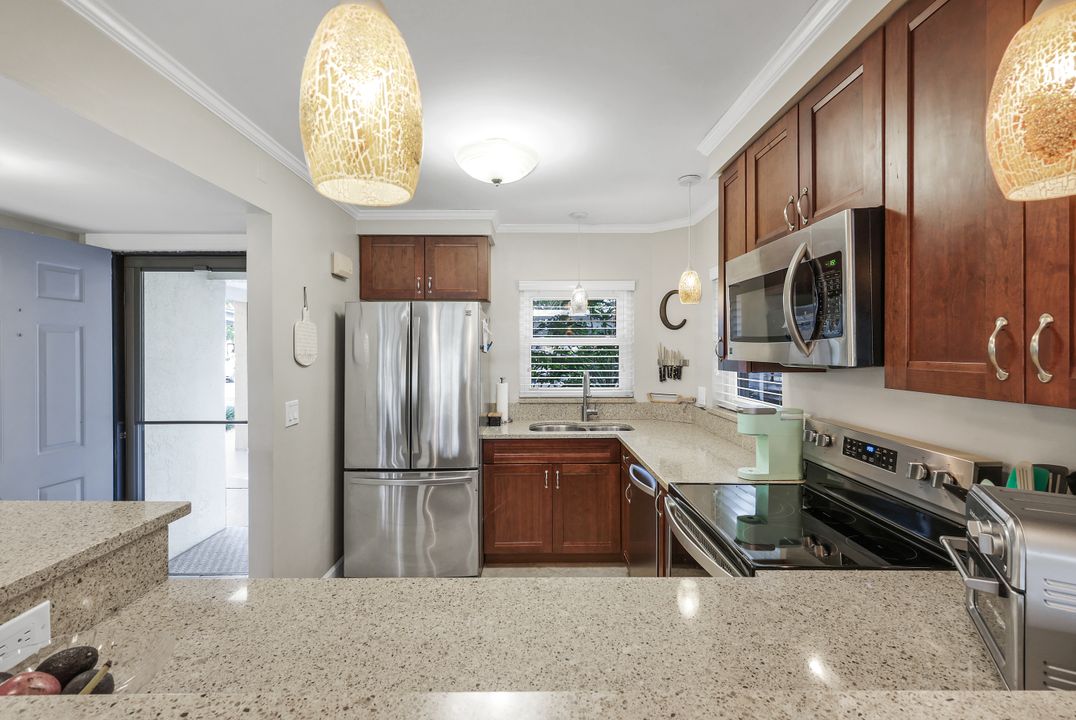 201 Quail Forest Blvd #101, Naples, FL 34105