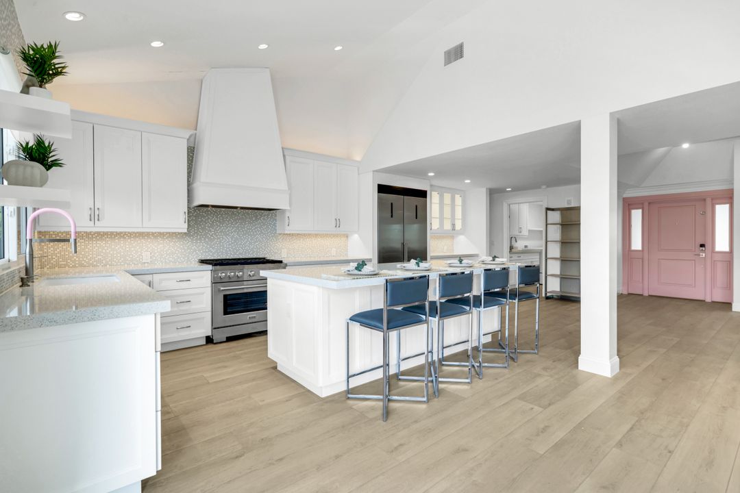 151 Bayview Ave, Naples, FL 34108