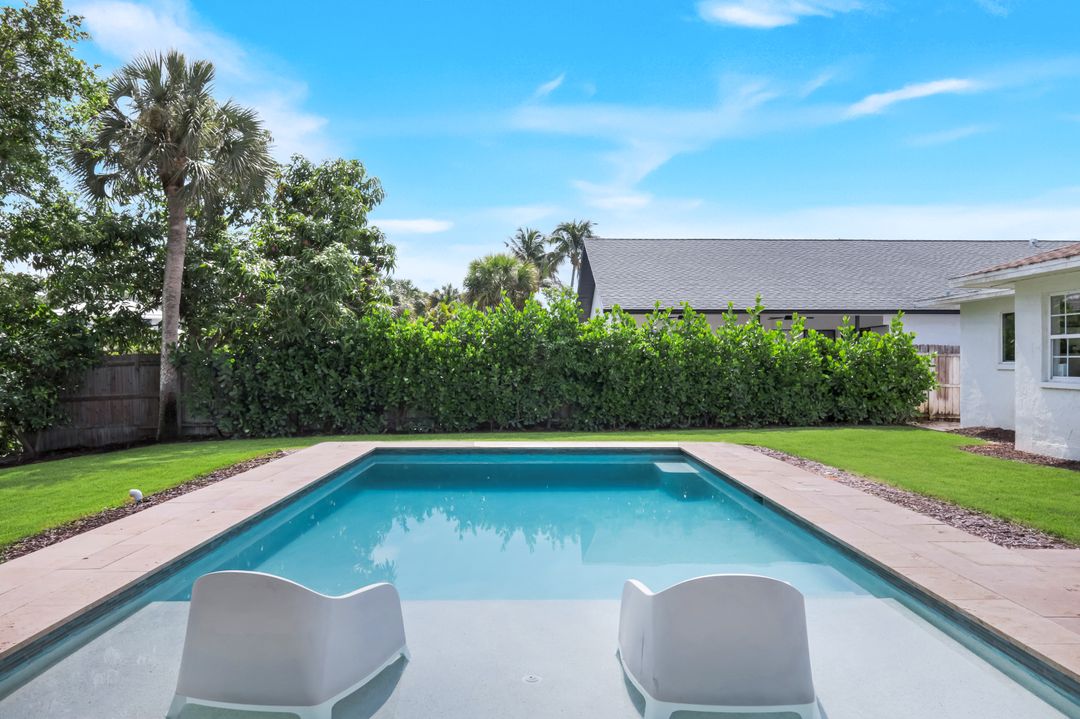 841 107th Ave N, Naples, FL 34108