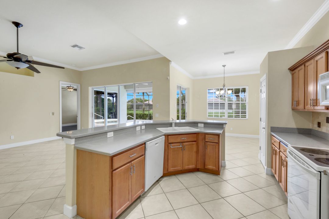 8929 Greenwich Hills Way, Fort Myers, FL 33908