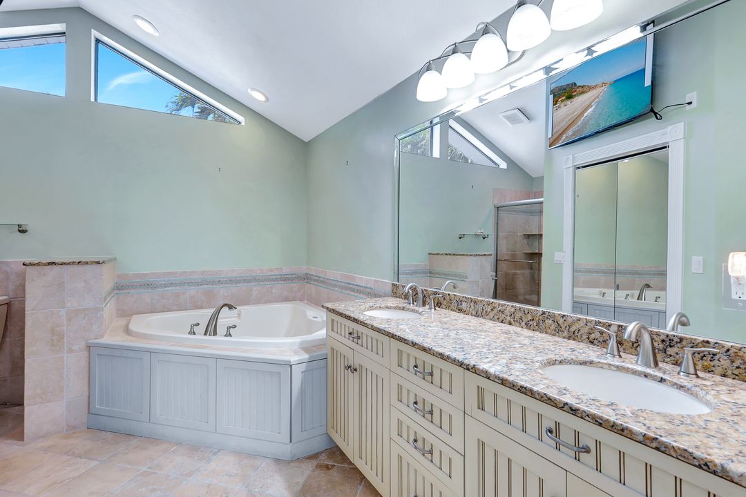 5012 SW 8th Pl, Cape Coral, FL 33914