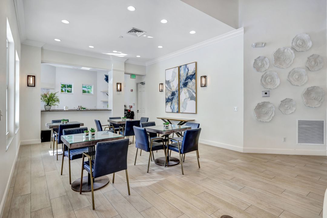 410 Flagship Dr #501, Naples, FL 34108