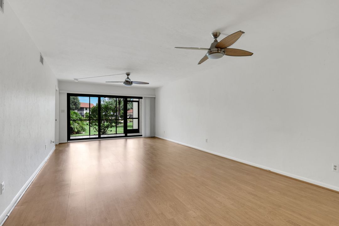 4963 Pepper Cir #D-102, Naples, FL 34113