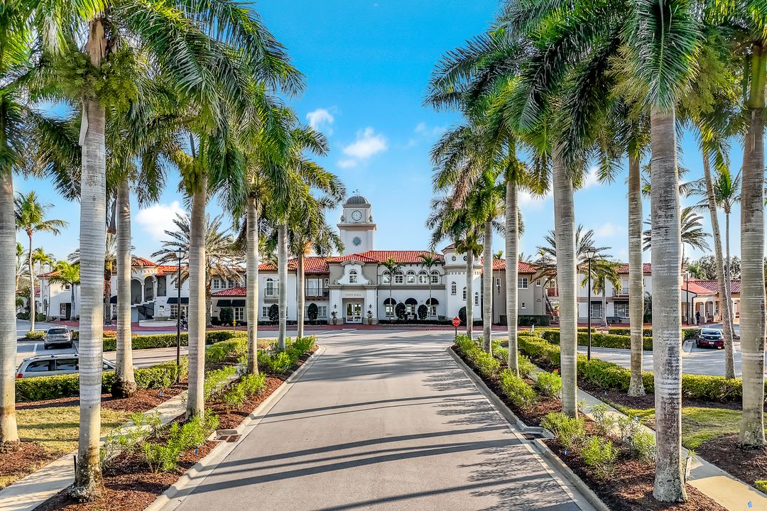 3111 Andorra Ct, Naples, FL 34109