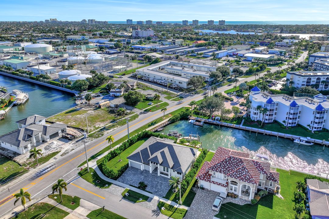 1200 Redwood Ct, Marco Island, FL 34145