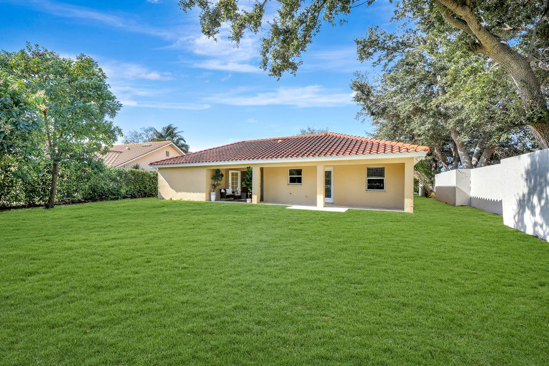 5138 Kristin Ct, Naples, FL 34105