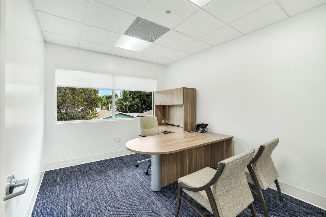 2390 Tamiami Trl N #212, Naples, FL 34103