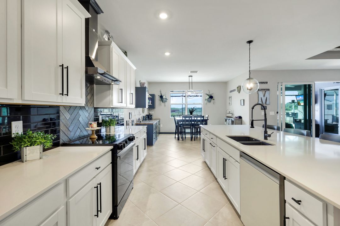 18821 Shimmer Dawn Ct, NO FORT MYERS, FL 33917