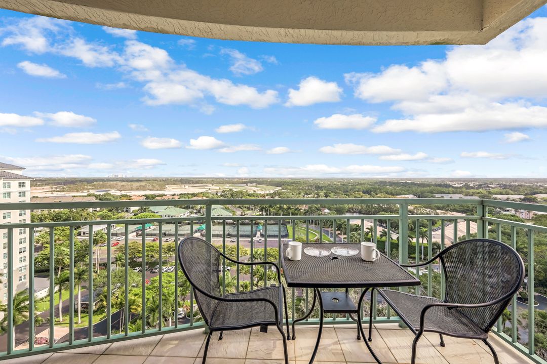 425 Cove Tower Dr  #1501, Naples, FL 34110