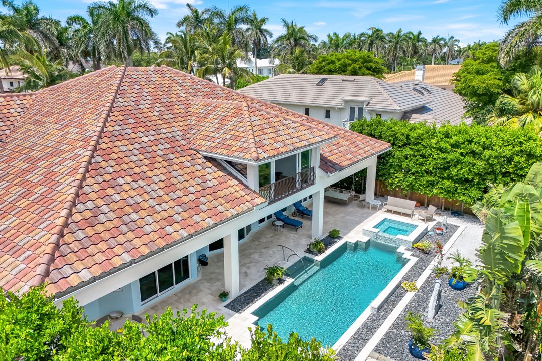491 Wedge Dr, Naples, FL 34103
