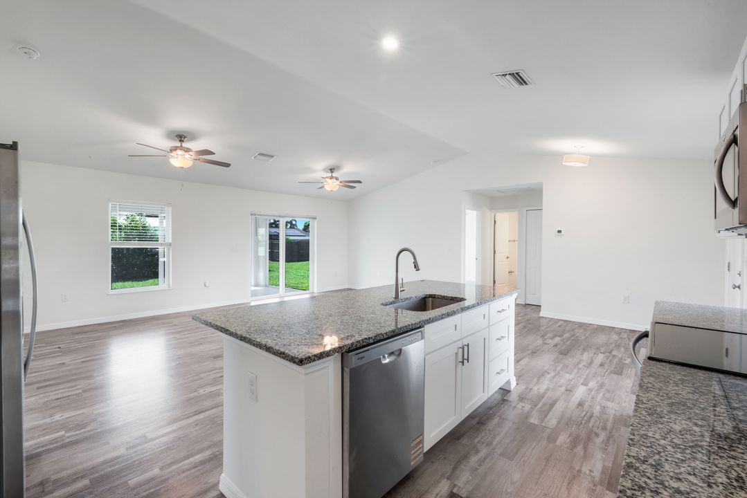 1317 NE 9th Ave, Cape Coral, FL 33909