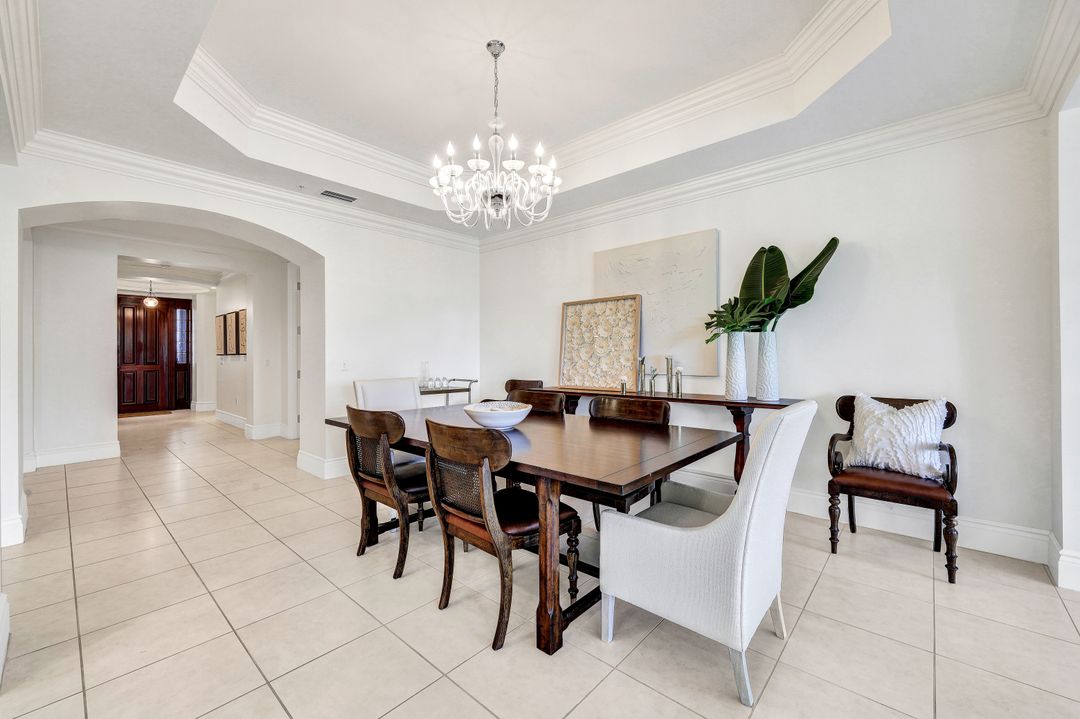 1400 Gulf Shore Blvd N #203, Naples, FL 34102