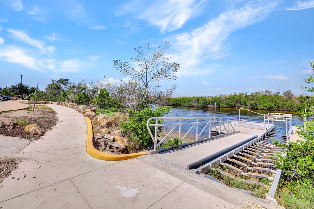 3527 SW 4th Ln, Cape Coral, FL 33991