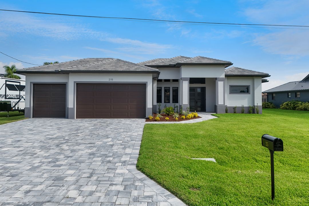 215 SW 37th Ln, Cape Coral, FL 33914