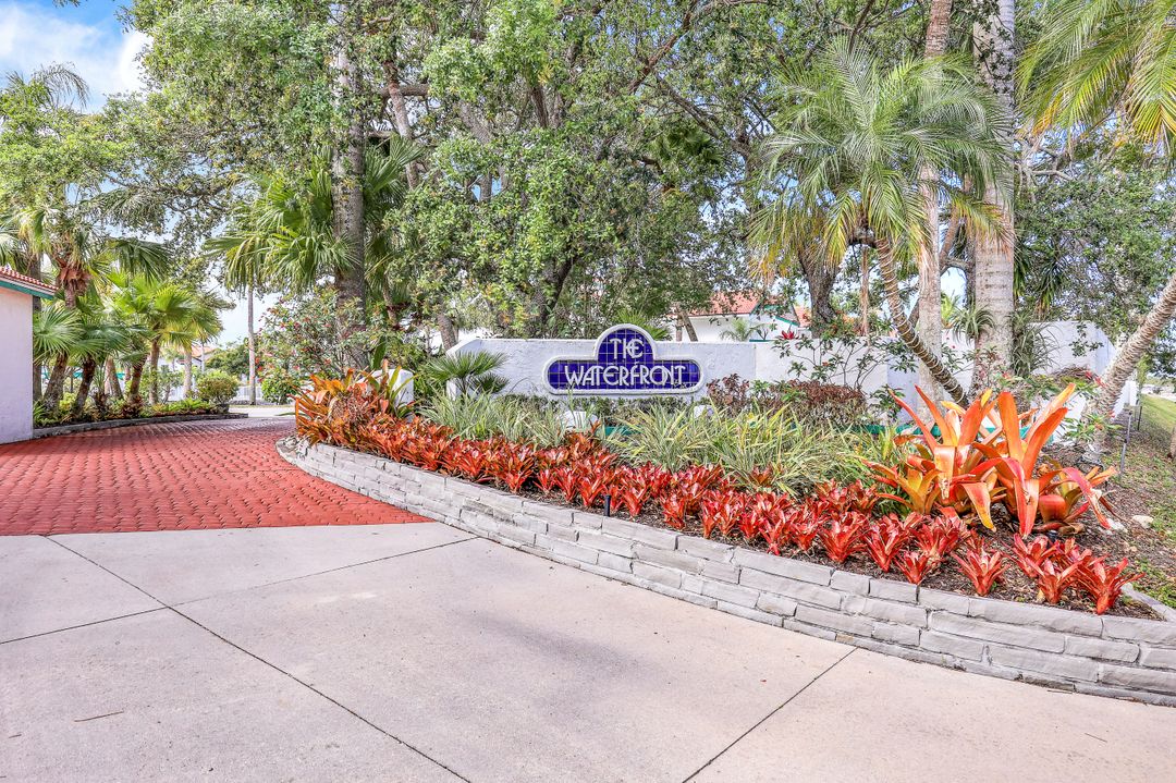 2294 Anchorage Ln #C, Naples, FL 34104