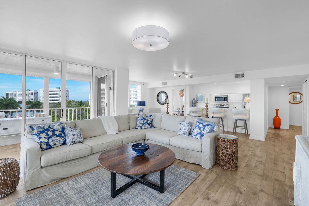 11118 Gulf Shore Dr #A401, Naples, FL 34108