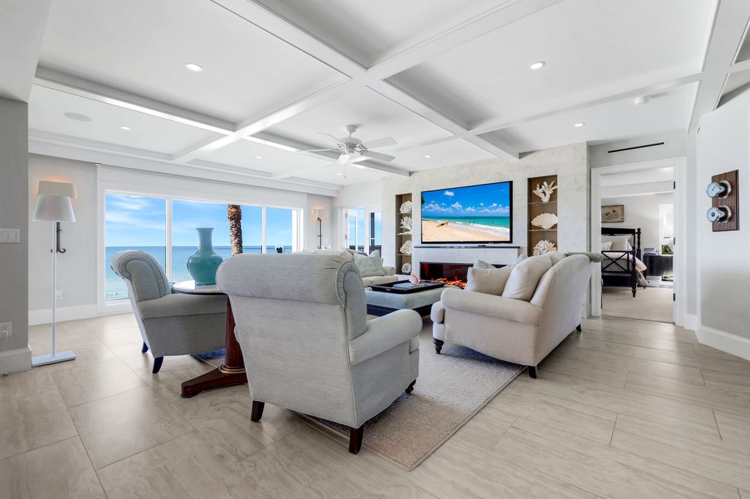 1285 Gulf Shore Blvd N #3B, Naples, FL 34102