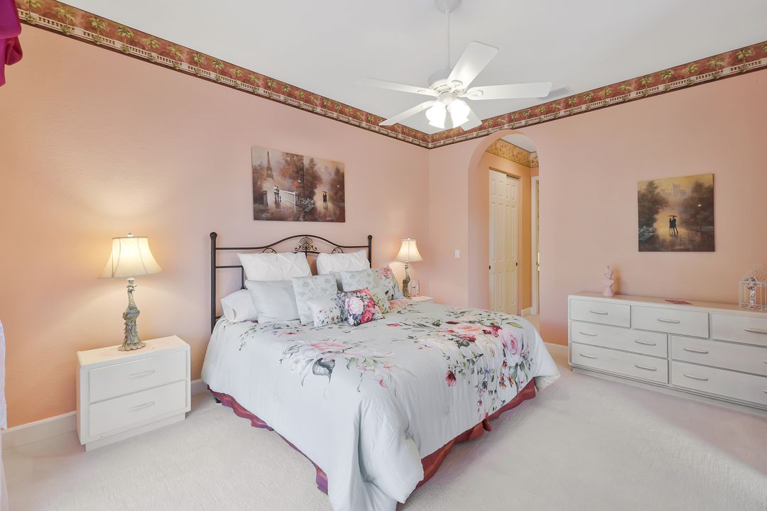 5852 Northridge Dr, Naples, FL 34110