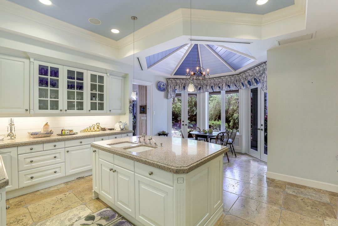 266 15th Ave S, Naples, FL 34102