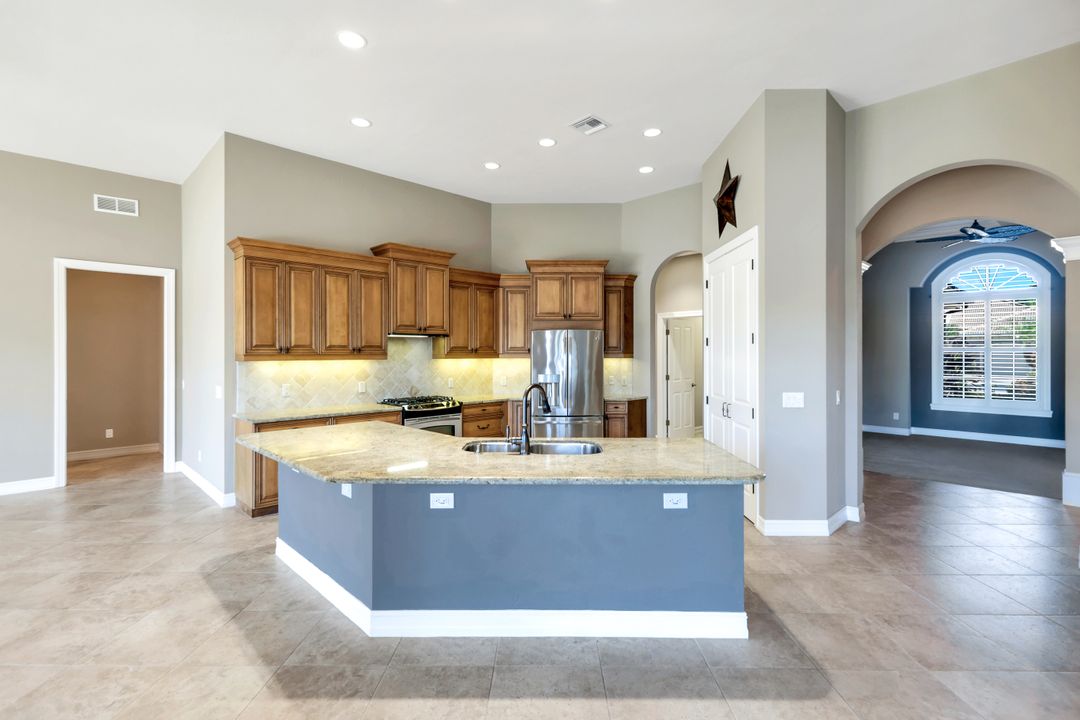 8955 Lely Island Cir, Naples, FL 34113