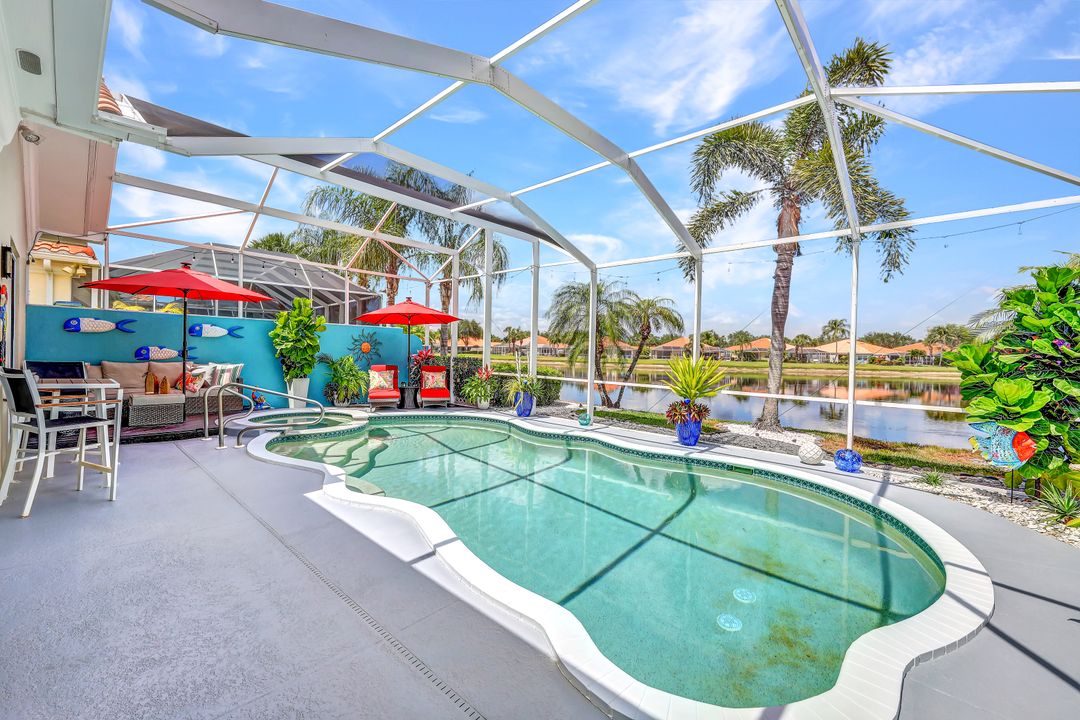 5441 Freeport Ln, Naples, FL 34119