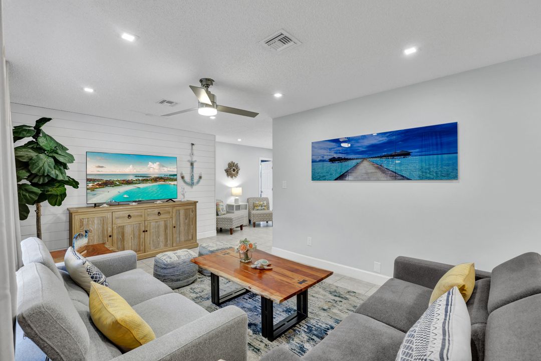 122 Palm River Blvd, Naples, FL 34110