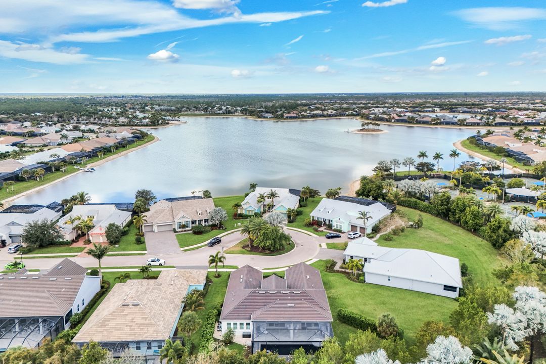 14574 Regatta Ln, Naples, FL 34114