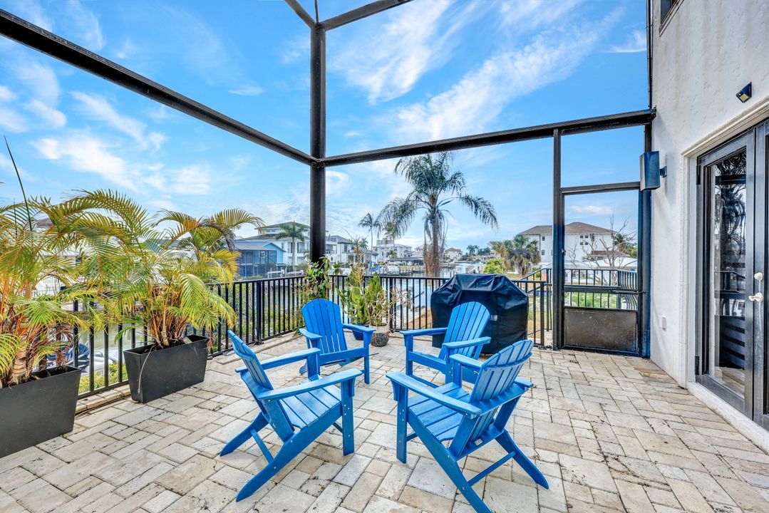 494 Seagull Ave, Naples, FL 34108