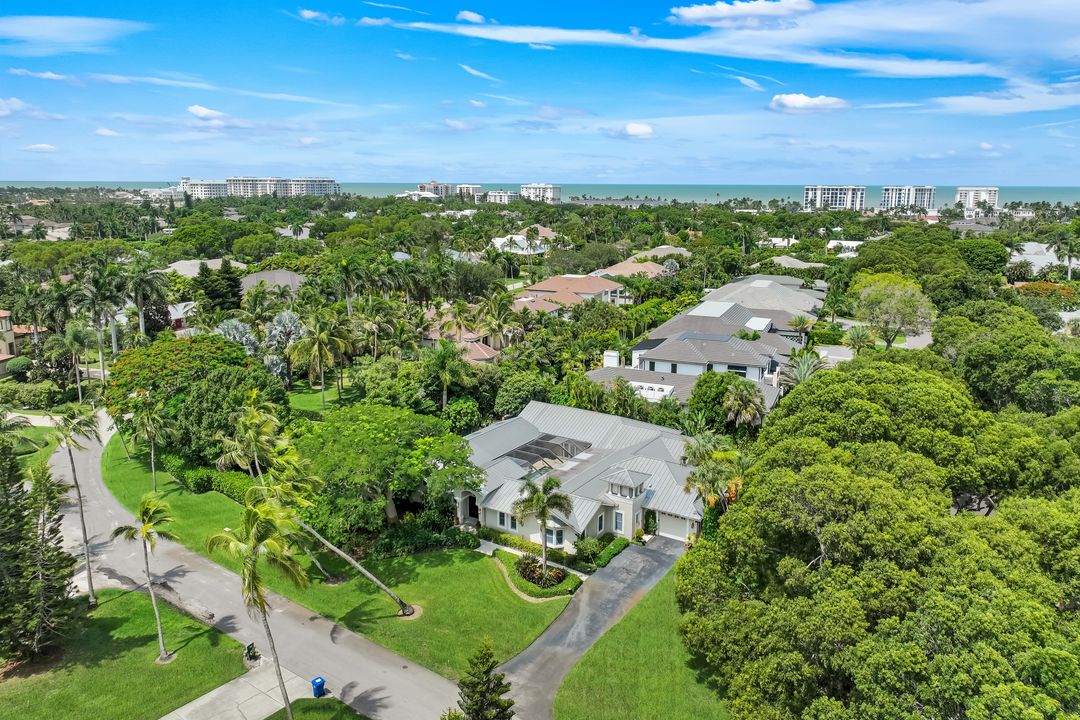 675 Murex Dr, Naples, FL 34102