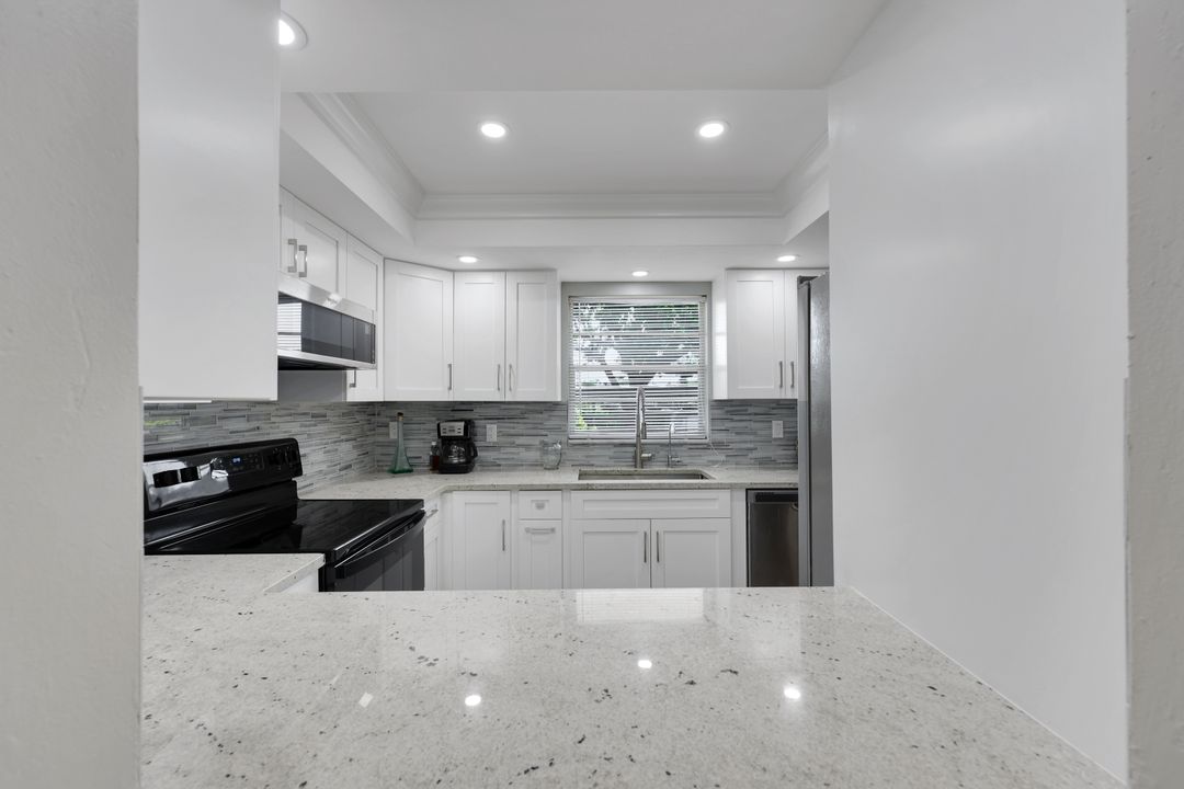 5419 Rattlesnake Hammock Rd, Naples, FL 34113