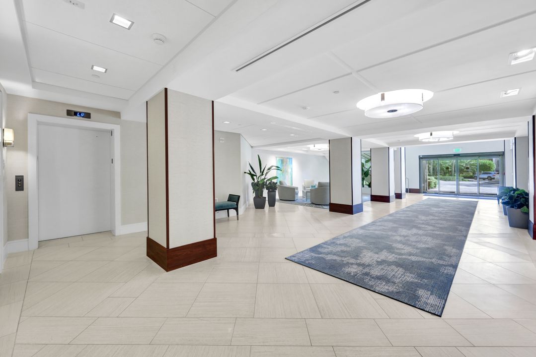 5601 Turtle Bay Dr #404, Naples, FL 34108