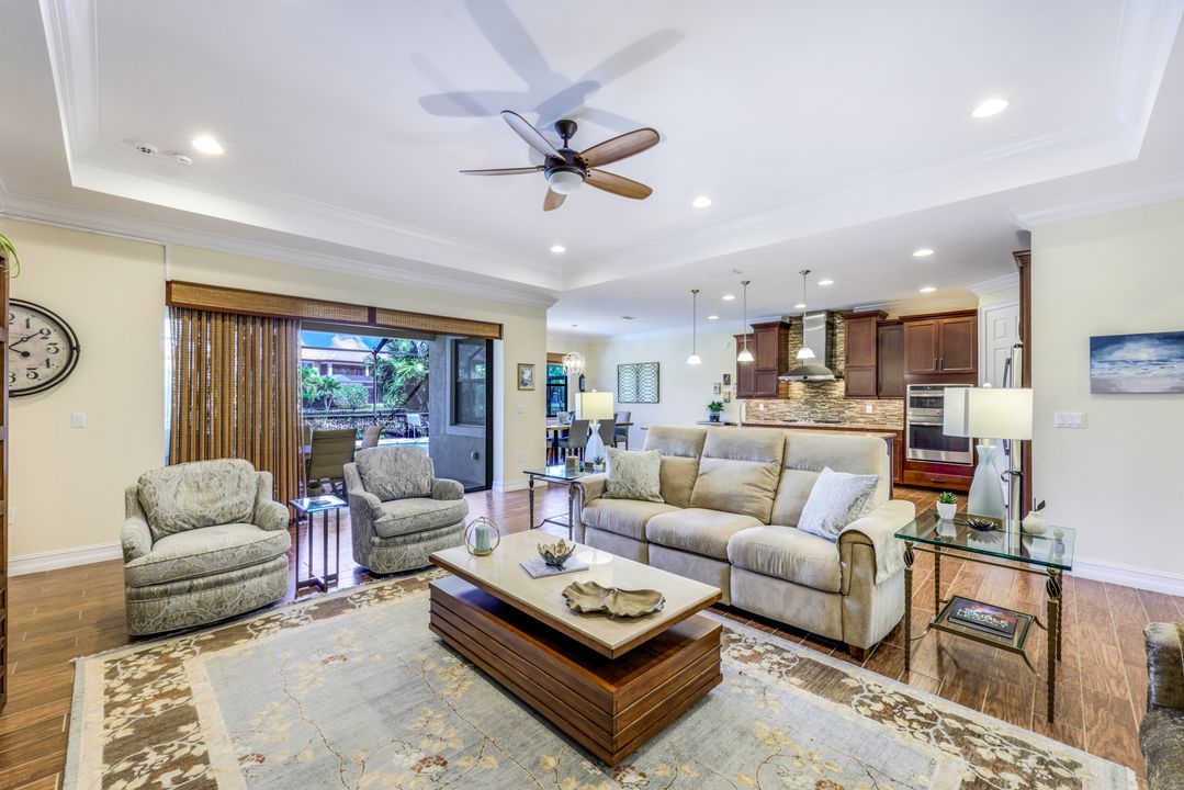 1585 Mockingbird Dr, Naples, FL 34120