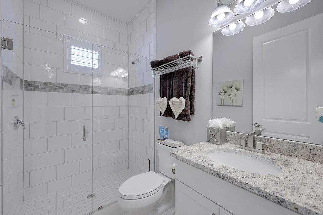 6177 Megans Bay Dr, Naples, FL 34112