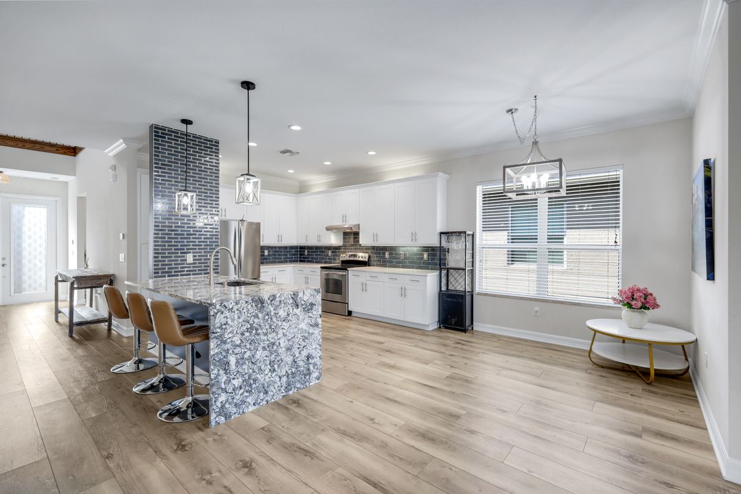 6619 Marbella Dr, Naples, FL 34105